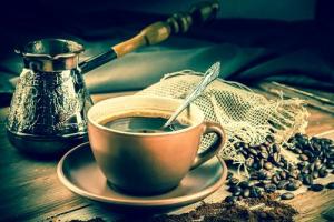 Tuoksuva ja virkistävä - terveellistä kahvia aamulla Kannattaako juoda kahvia aamulla?