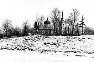 Kostel svatého Dmitrije Myrhový proud v poli