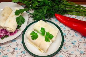 Snack lavash cake: recipes, cooking secrets Lavash cake with boiled twisted meat