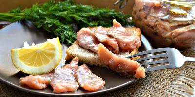 Okusni soljeni roza losos doma, kot je losos