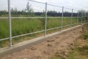 Nalivanje temeljev za ograjo